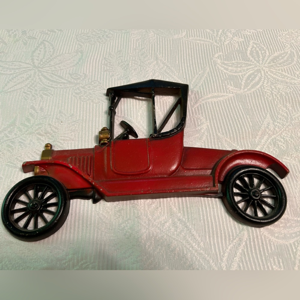 Vintage car wall hanging decor